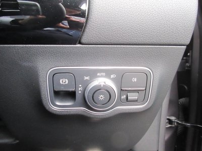 MERCEDES-BENZ EQA - 9