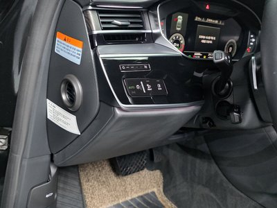 2021 AUDI A8 — миниатюра 29