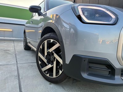 MINI MINI COUNTRYMAN - 10