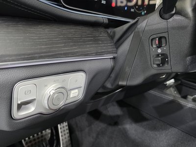 2025 Mercedes-BENZ GLE — миниатюра 20