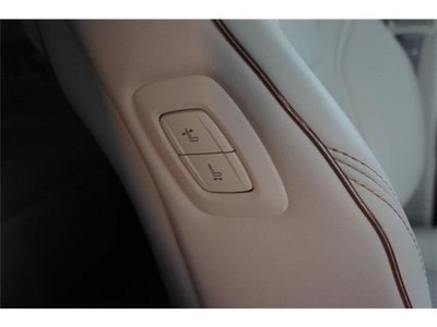 صورة مصغرة 20 لـ 2025 Lexus LM