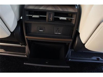 صورة مصغرة 37 لـ 2025 Lexus LM
