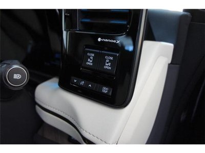 صورة مصغرة 31 لـ 2025 Lexus LM