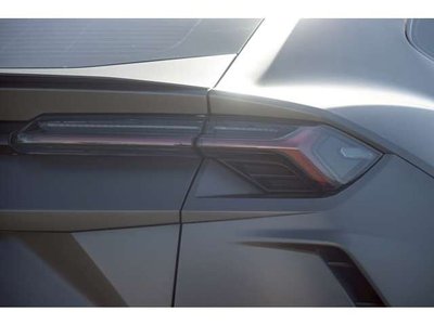 LAMBORGHINI URUS - 10