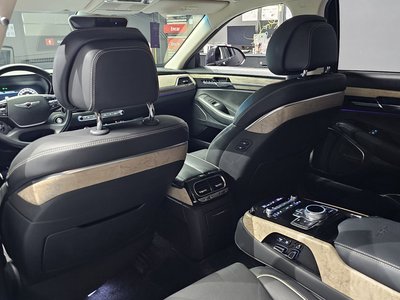2020 Genesis G90 — миниатюра 16