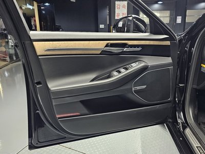 2020 Genesis G90 — миниатюра 14