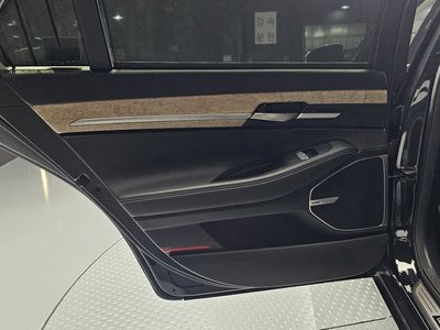 2020 Genesis G90 — миниатюра 15