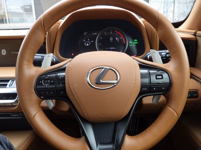 2017 Lexus LC thumbnail 19
