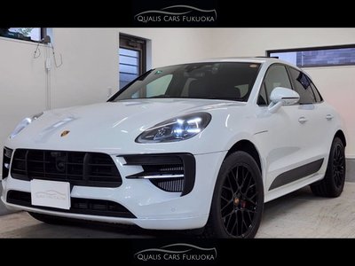 PORSCHE MACAN - 1