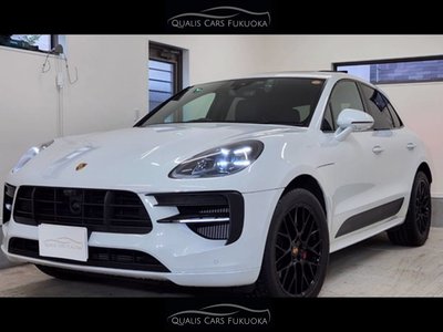PORSCHE MACAN - 1