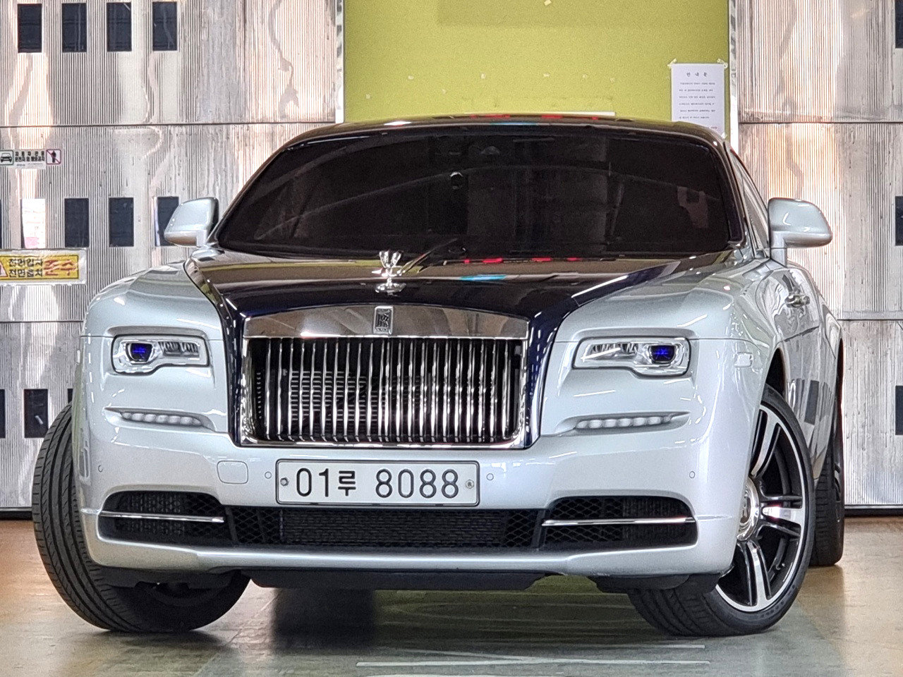 ROLLS ROYCE WRAITH - View 1