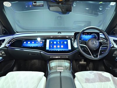 MERCEDES-BENZ E-CLASS - 2