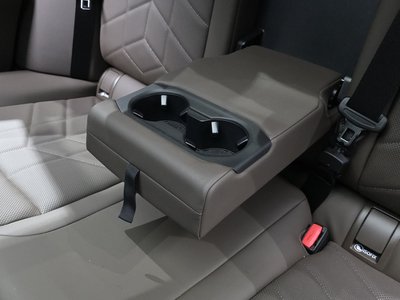صورة مصغرة 35 لـ 2025 BMW 5 SERIES