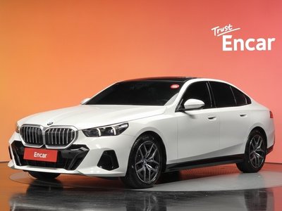 2025 BMW 5 SERIES 照片 2