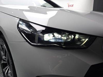 2025 BMW 5 SERIES photo 9