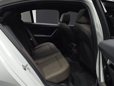 صورة مصغرة 17 لـ 2025 BMW 5 SERIES