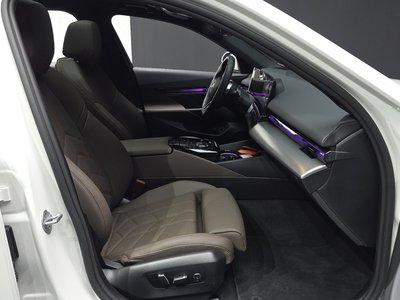 صورة مصغرة 18 لـ 2025 BMW 5 SERIES
