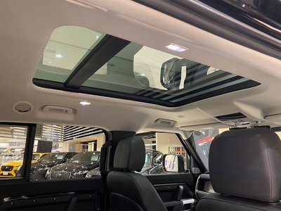 LAND ROVER DEFENDER - 4