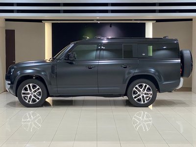 LAND ROVER DEFENDER - 7