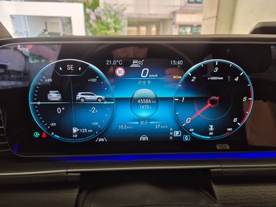 MERCEDES-BENZ GLS - 9