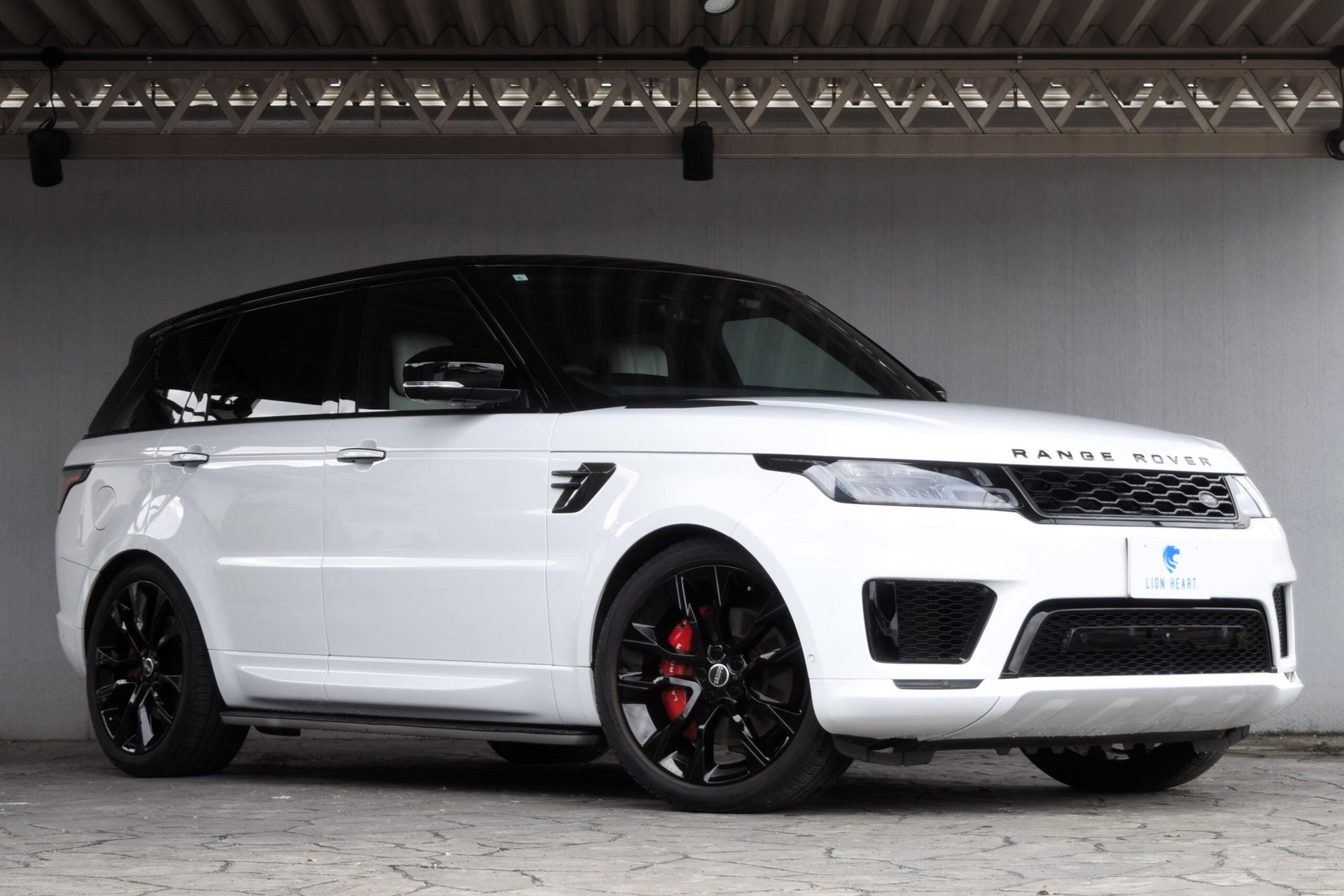 LAND ROVER RANGE ROVER SPORT - View 1