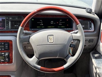 TOYOTA CENTURY - 8