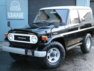 TOYOTA LAND CRUISER 70