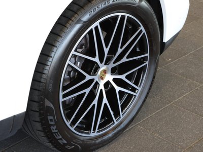 PORSCHE CAYENNE - 10