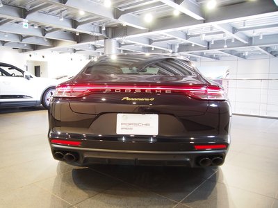PORSCHE PANAMERA - 5