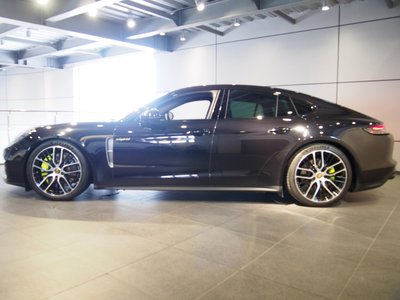 PORSCHE PANAMERA - 3