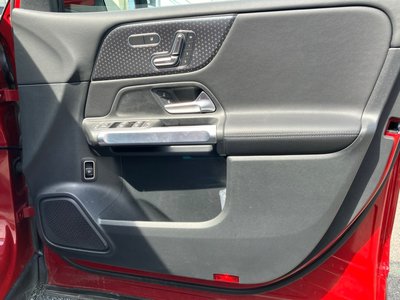 MERCEDES-BENZ GLB - 7