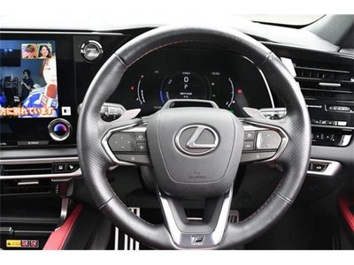 صورة مصغرة 33 لـ 2023 Lexus RX