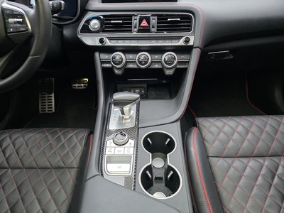 صورة مصغرة 16 لـ 2020 Genesis G70