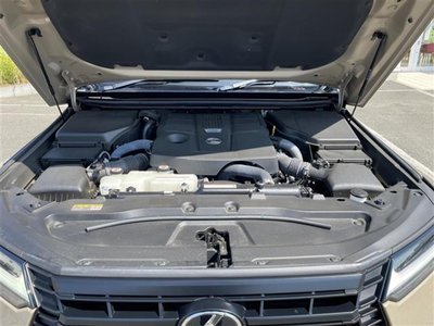 صورة 10 لـ 2024 Lexus GX