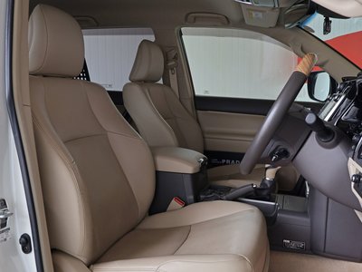 2019 Toyota LAND CRUISER PRADO 缩略图 31
