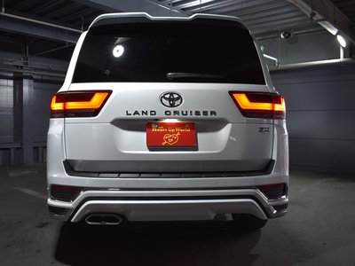 TOYOTA LAND CRUISER 300 - 6