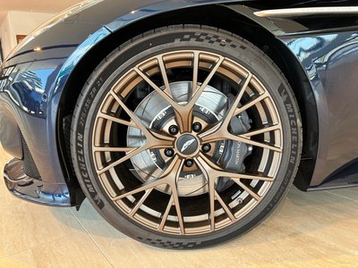 2026 Aston Martin DB12 照片 14