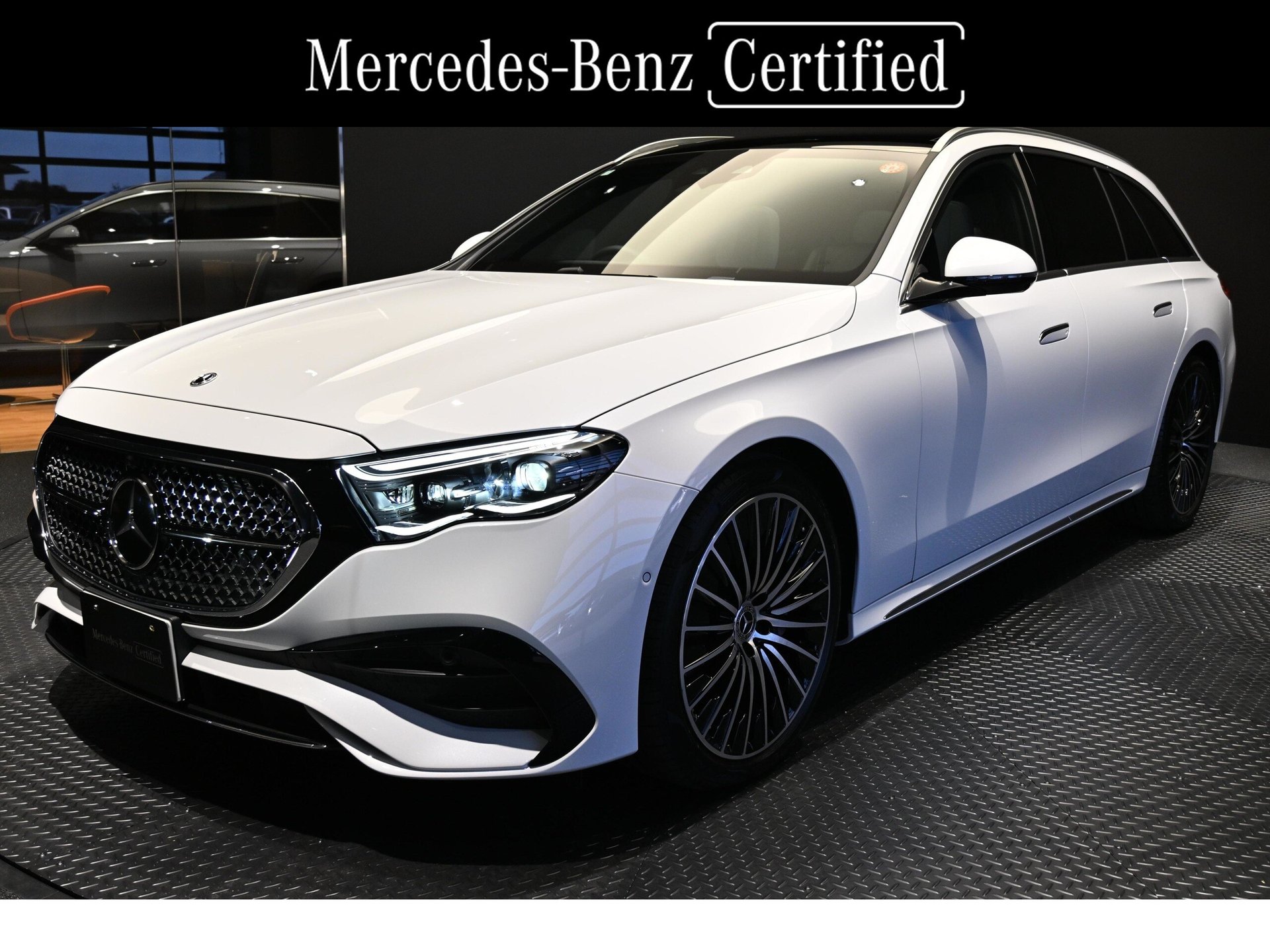 MERCEDES-BENZ E-CLASS WAGON - View 1