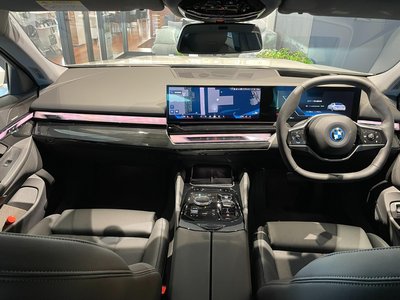 BMW I5 - 6
