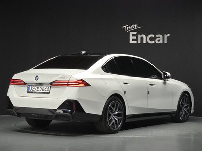 BMW 5 SERIES - 4