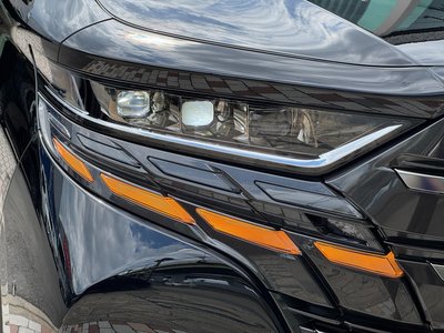 TOYOTA ALPHARD - 9