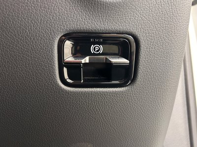 2025 Mercedes-BENZ GLC 缩略图 39