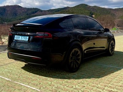 TESLA MODEL X - 4