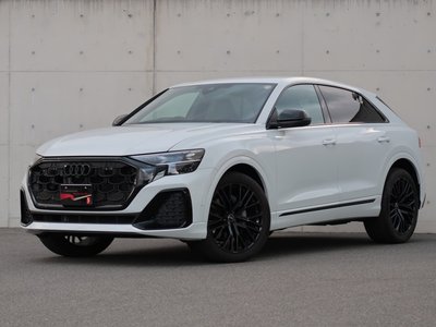 AUDI Q8 - 1