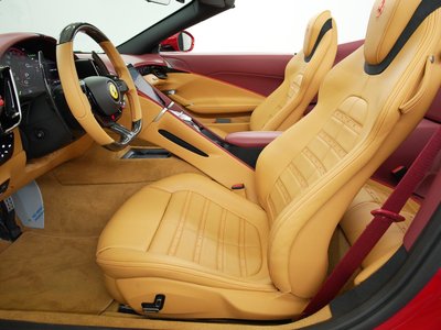 FERRARI ROMA SPIDER - 2