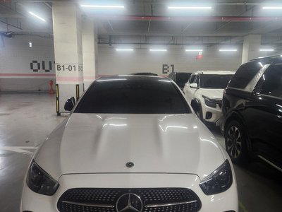 MERCEDES-BENZ E-CLASS - 1