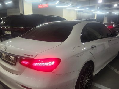 MERCEDES-BENZ E-CLASS - 8