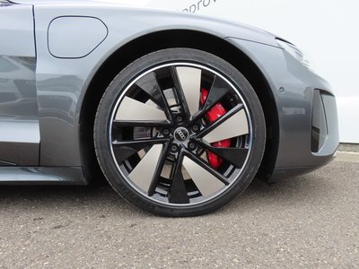 AUDI E-TRON GT QUATTRO - 9