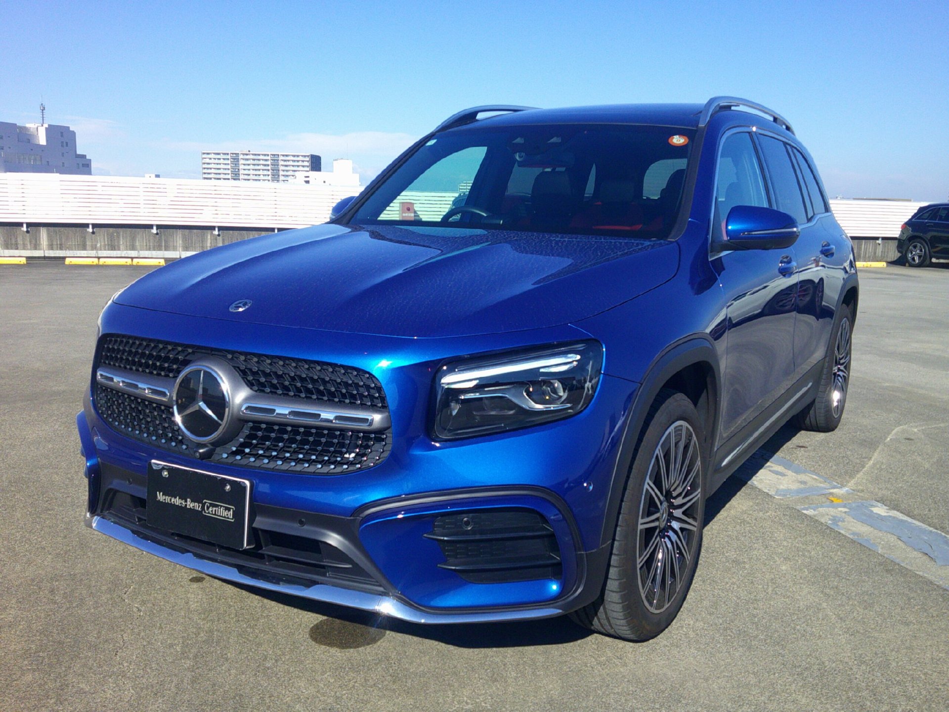MERCEDES-BENZ GLB - View 1