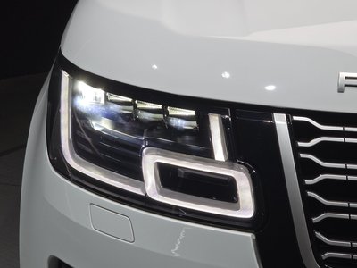2018 LAND Rover RANGE ROVER photo 9